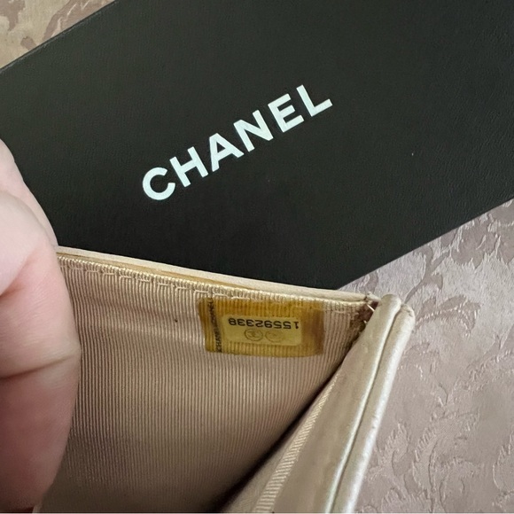 Authentic Chanel Lambskin Quilted Yen Wallet in Light Pink - Picture 11 of 16